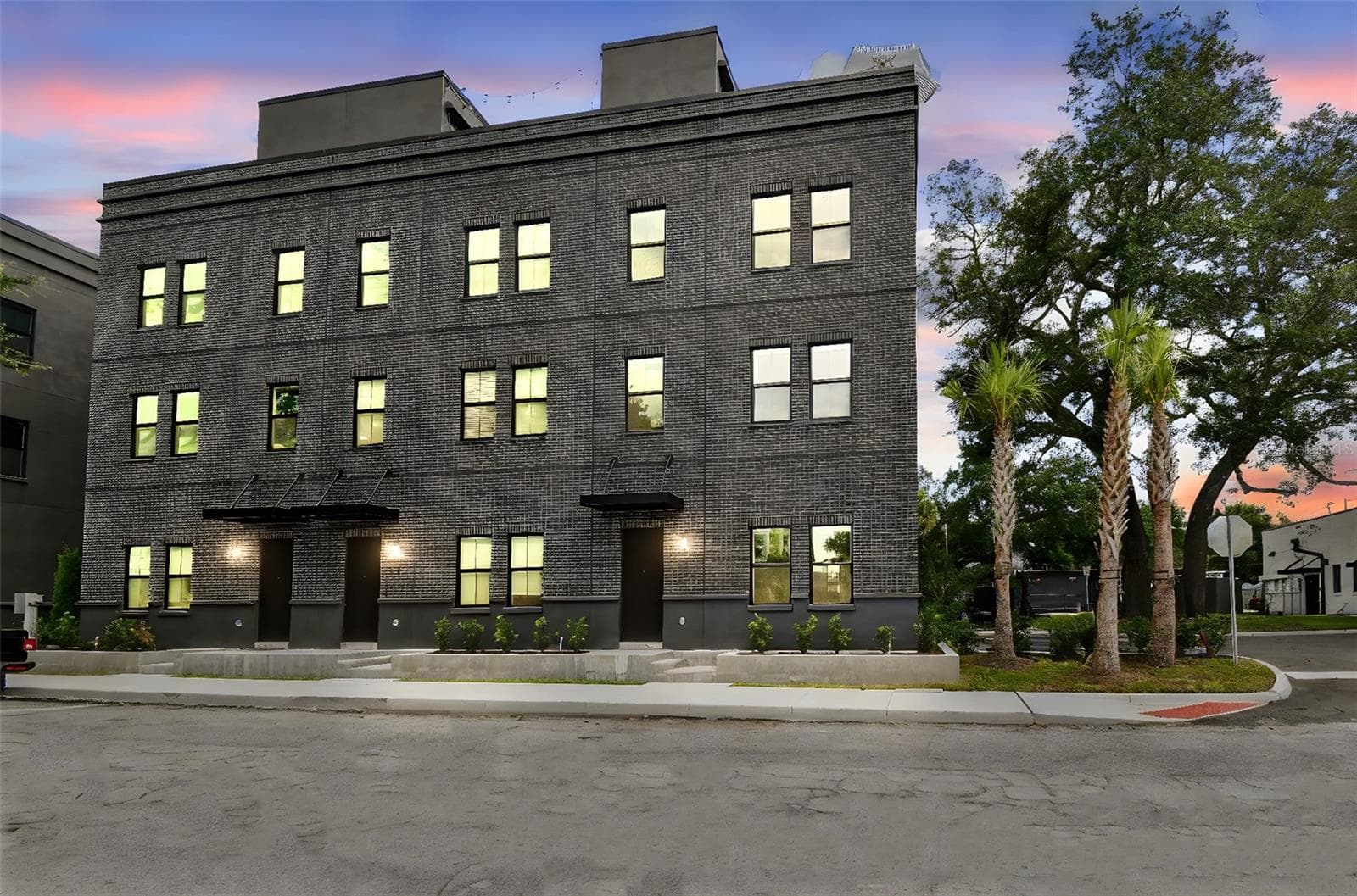 1218 E Kay St #21